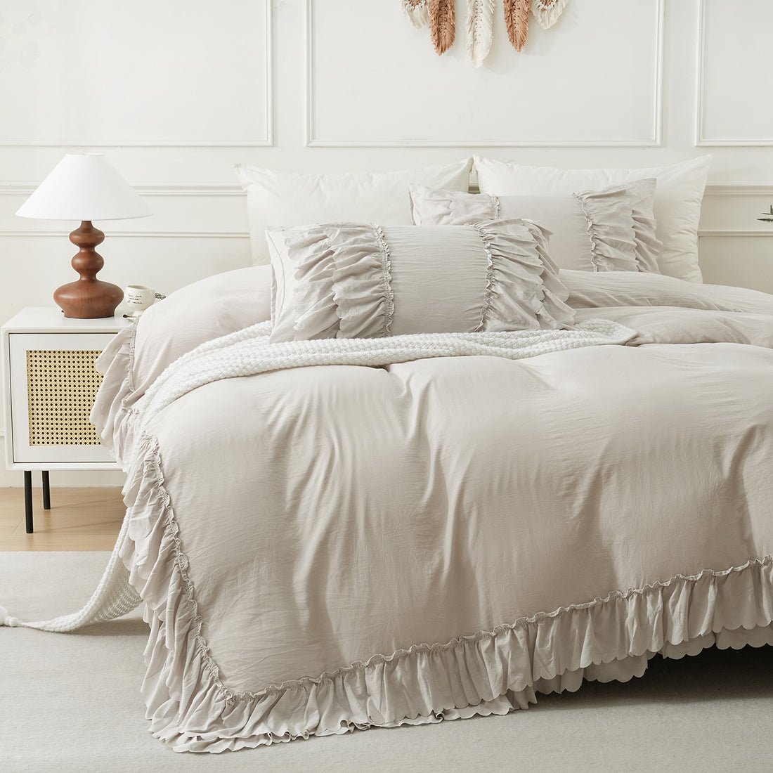 Boho Ruffle Comforter – Double Layer Fluffy Shabby Chic Bedding with Pillowcases, Farmhouse Vintage Aesthetic Quilt